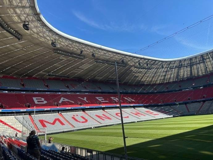 包含深圳男篮内部会议纪要流出——国际比赛日刷新队史纪录，德甲使命明确，临场指挥获称赞的词条